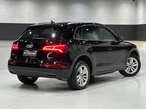 AUDI-Q5-2020
