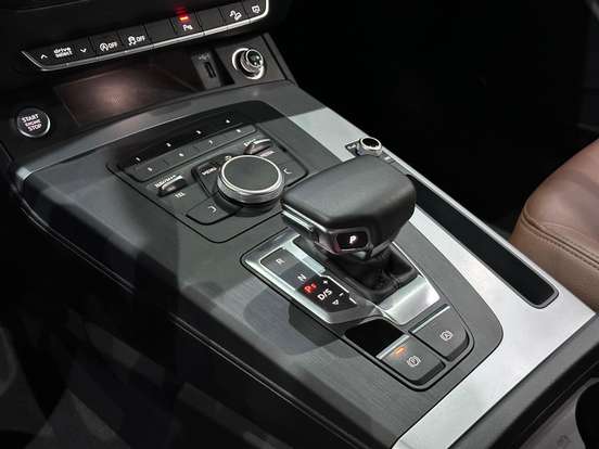 AUDI-Q5-2020