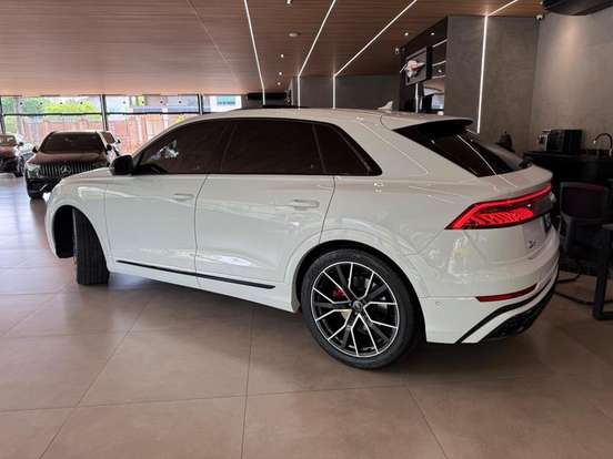 AUDI-Q8-3.0 TFSI GASOLINA PERFORMANCE BLACK QUATTRO TIPTRONIC AUDI-Q8-2021