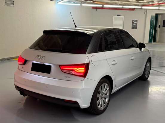 AUDI-A1-2015