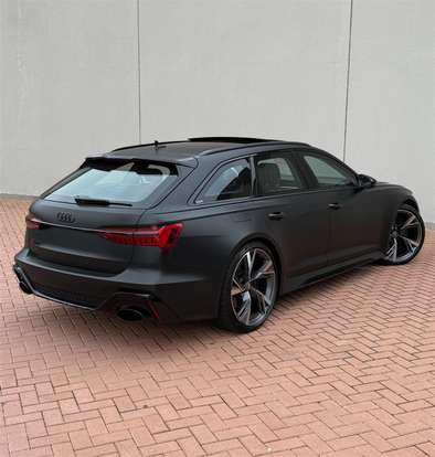 AUDI-RS6-2020