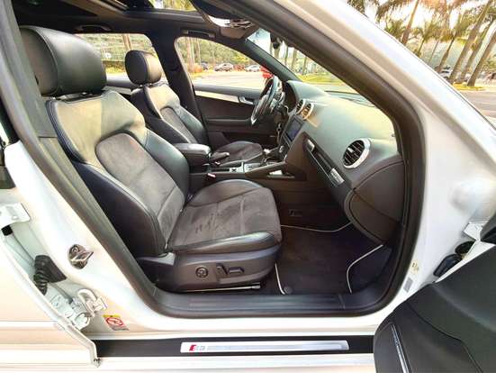 AUDI-S3-2010