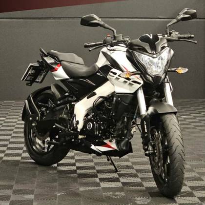 BAJAJ DOMINAR 200 