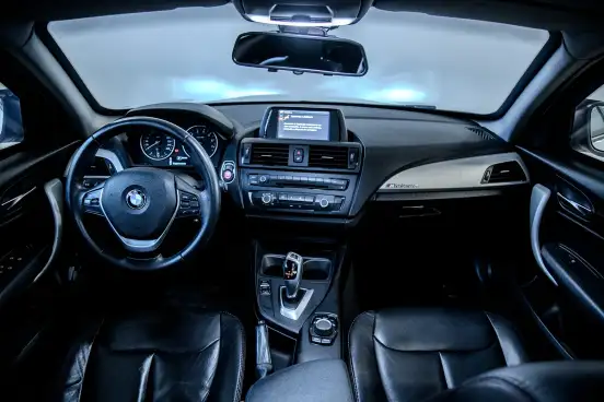 BMW-118i-2013