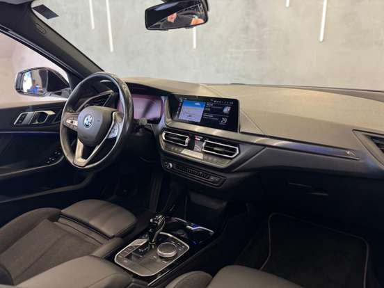 BMW-118i-1.5 12V GASOLINA SPORT GP STEPTRONIC BMW-118i-2022