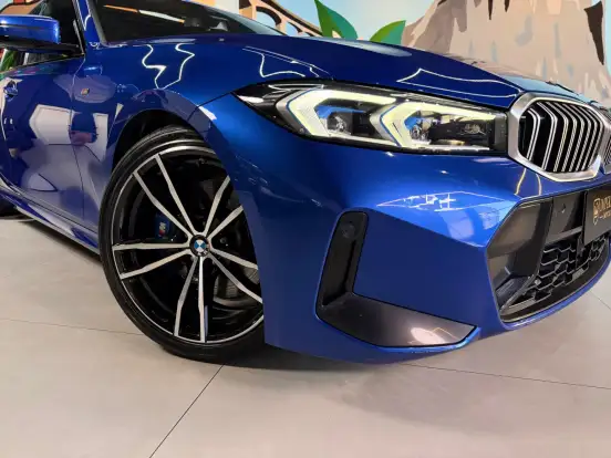 BMW-320i-2023