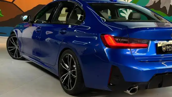 BMW-320i-2023