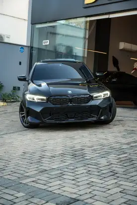 BMW-320i-2024