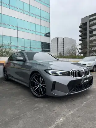 BMW-320i-2023