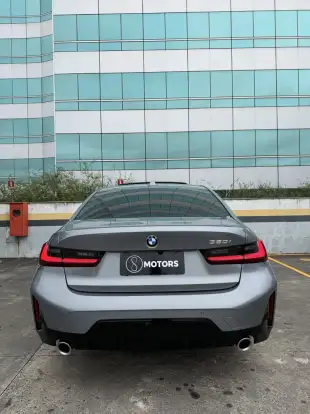 BMW-320i-2023