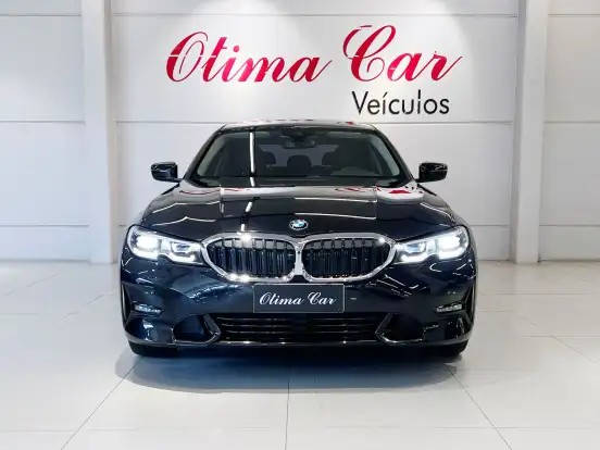 BMW-320i-2021