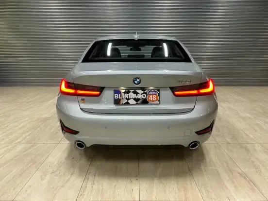 BMW-320i-2019