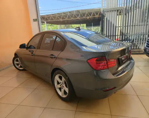 BMW-320i-2013