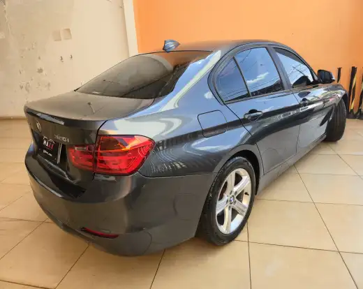 BMW-320i-2013