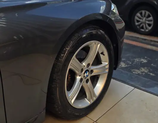 BMW-320i-2013