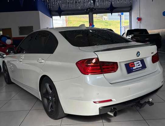 BMW-320i-2013
