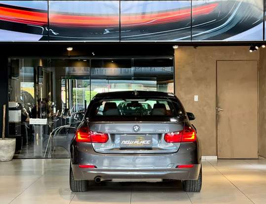 BMW-320i-2015