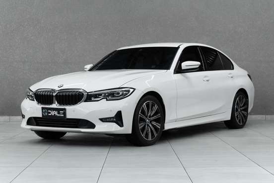 BMW-320i-2022