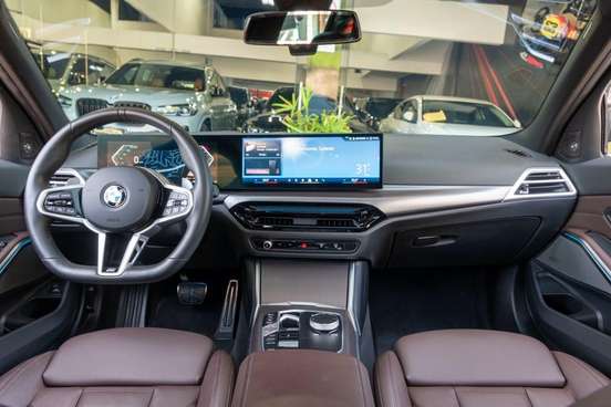 BMW-320i-2025