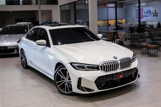 BMW-320i-2022
