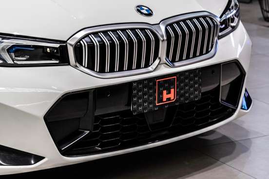 BMW-320i-2022