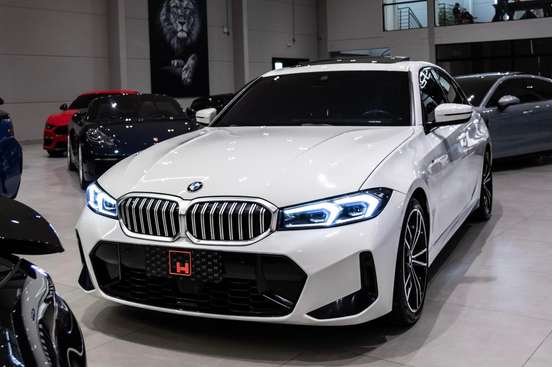 BMW-320i-2022