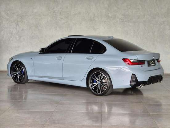 BMW-320i-2023