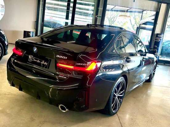BMW-320i-2.0 16V TURBO FLEX M SPORT AUTOMÁTICO BMW-320i-2022