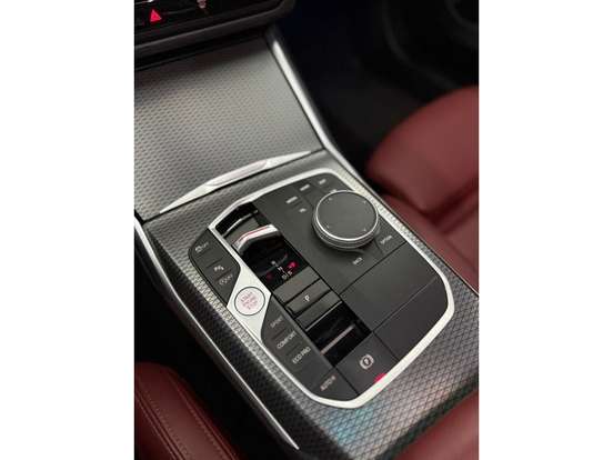 BMW-320i-2023