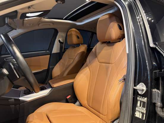 BMW-320i-2021