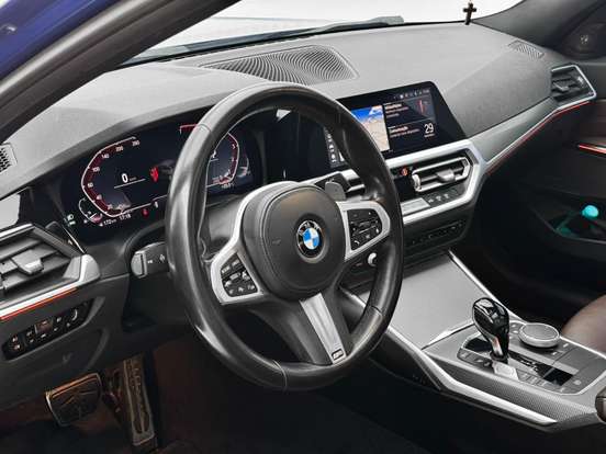BMW-320i-2020