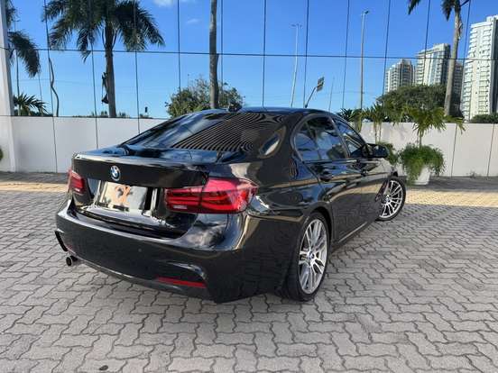 BMW-320i-2018