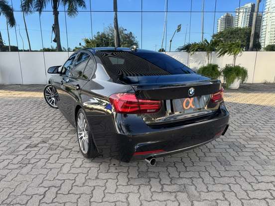 BMW-320i-2018