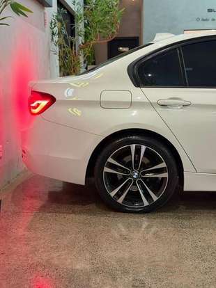 BMW-320i-2018
