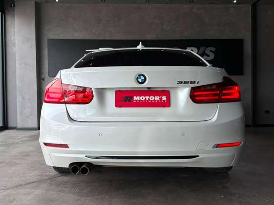 BMW-328i-2.0 SPORT GP 16V GASOLINA 4P AUTOMÁTICO BMW-328i-2013