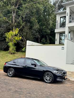 BMW-330i-2019