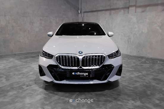 BMW-530e-2024