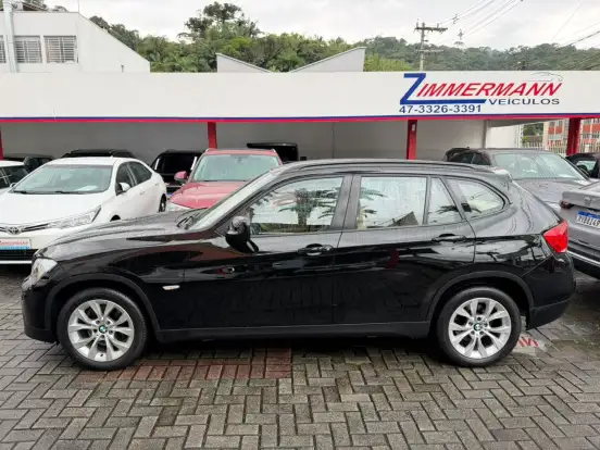 BMW-X1-2011