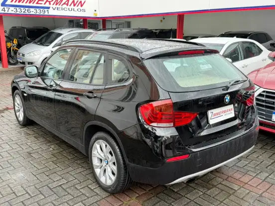 BMW-X1-2.0 18I GP 4X2 16V GASOLINA 4P AUTOMÁTICO BMW-X1-2011
