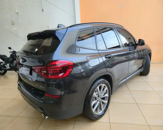 BMW-X3-2021
