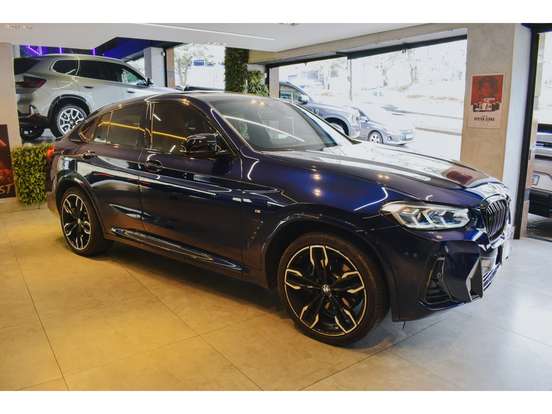 BMW-X4-2021