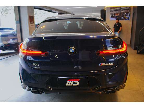 BMW-X4-2021