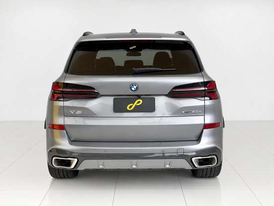 BMW-X5-2024