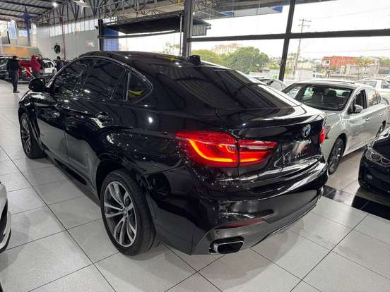 BMW-X6-4.4 50I 4X4 COUPÉ 8 CILINDROS 32V BI-TURBO GASOLINA 4P AUTOMÁTICO BMW-X6-2015