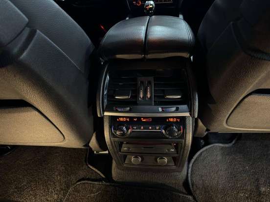 BMW-X6-4.4 50I 4X4 COUPÉ 8 CILINDROS 32V BI-TURBO GASOLINA 4P AUTOMÁTICO BMW-X6-2015