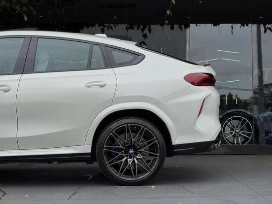 BMW-X6-2023