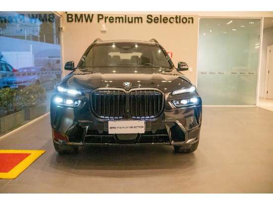 BMW-X7-2025