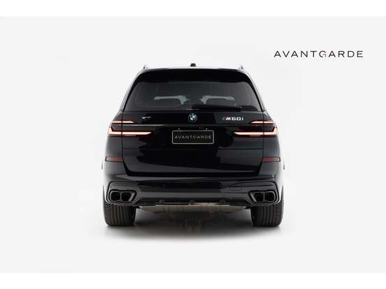 BMW-X7-2024
