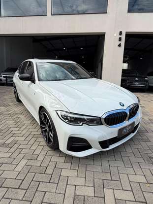 BMW-320i-2021