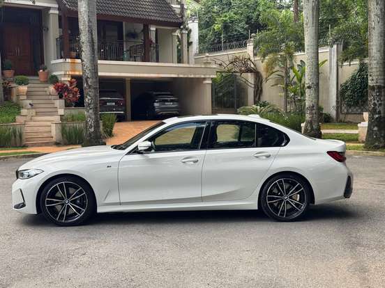 BMW-320i-2024